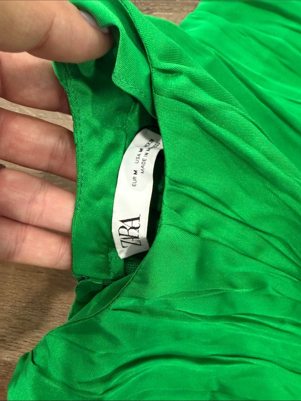 Zara Bright Green Pleated Midi Dress - Picture 2 of 9
